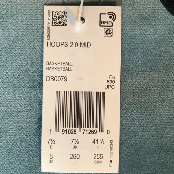 Adidas mid top sneakers. Size 8. - Picture 6 of 6